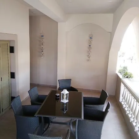 Panorama Pool Appartement Kalamáta