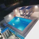 Panorama Pool شقة